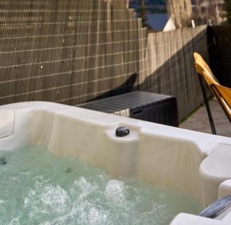 Sallent de Gallego Apartment | LUX Mountain con vistas y jacuzzi - Arafita Apartamentos