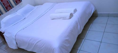 Mbotela Apartment | Lux suites Roverpark Apartment South B