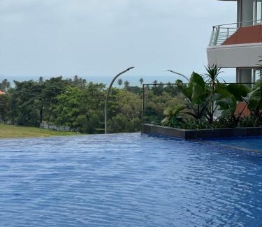 Batam Apartment | Luxe 1-Bedroom Haven with Ocean View on the 5th Floor of Kalani Tower