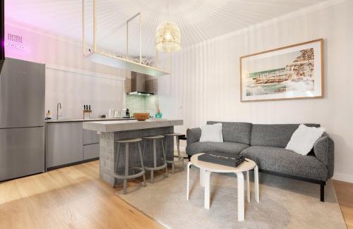 North Bondi Apartment | Luxe 2BR with Smart TV Steps from Bondi Beach