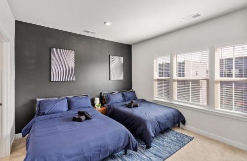 Charlotte House | Luxe 3BR Townhouse In Uptown Charlotte