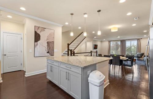 Charlotte House | Luxe 3BR Townhousein Uptown Charlotte