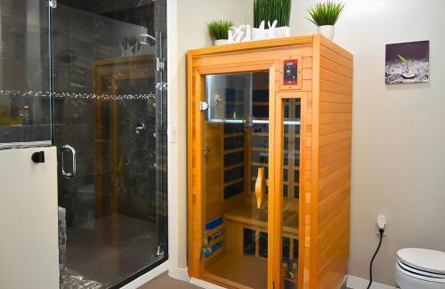 Peoplestown House | Luxe 4 Bed ATL Retreat - Pool Fire Sauna Theater