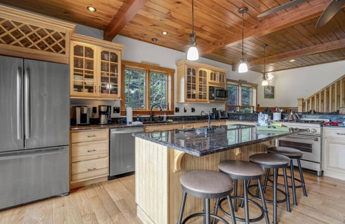 Gilford House | Luxe 5 bd Home Near Lake Winnipesaukee