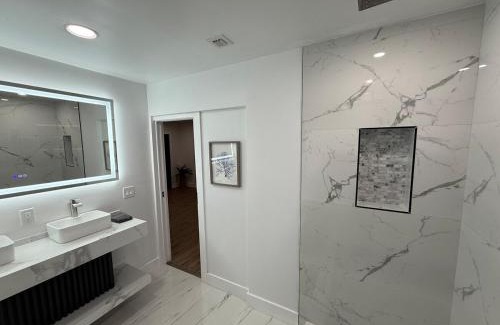 West Little Havana Apartment | Luxe 8 Guest Little Havana Retreat