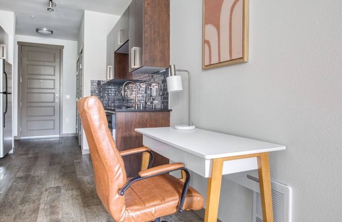 Old Ballard Apartment | Luxe Ballard 1BR w/ BBQ, Yoga & Gym, near Golden Gardens, by Blueground