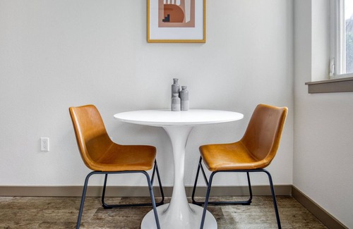 Old Ballard Apartment | Luxe Ballard 1BR w/ BBQ, Yoga & Gym, near Golden Gardens, by Blueground