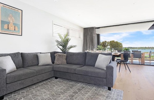 Lake Illawarra House | Luxe by the Lake
