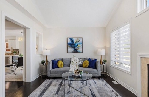 Bradford House | Luxe and cozy 4 bedroom house with all amenities for your stay