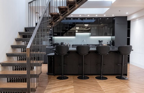 Haverstock Apartment | Luxe Five Bedroom House near Chalk Farm