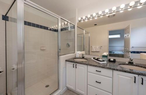 Old Town Apartment | Luxe Home Minutes To Skiing Hot Tub
