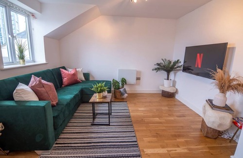 Abbey Wood Apartment | Luxe Living in Abbey Woods