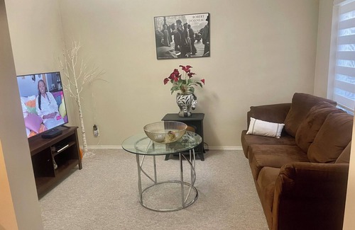 Walnut Grove Apartment | Luxe Lower Private Suite Escape