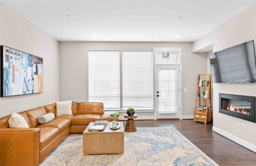 Reston House | LUXE New Construction | Prime Location | Rooftop