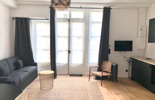 Saint-Thomas-d'Aquin Apartment | Luxe Parisien - Petit Varenne