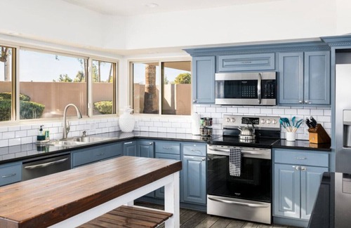 Alhambra House | Luxe Private Retreat - The Sun Valley Estate