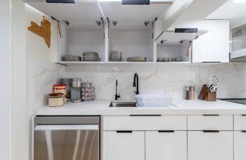 Huntington Apartment | Luxe Provincial Style Studio w/Patio & Parking