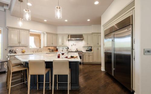 Paradise Valley House | LUXE - Red Rock - Pool & Spa - In Paradise Valley
