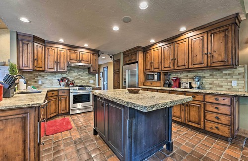 Twin Creeks House | Luxe Sun Valley Retreat w/Hot Tub, 3 Mi to Resort