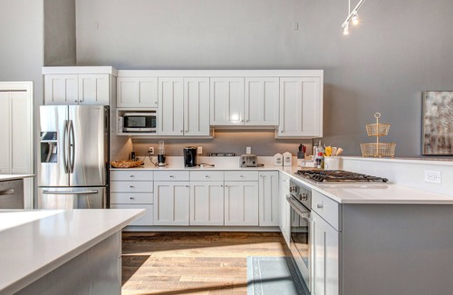 Park Meadows House | Luxe townhome with pool, private hot tub, washer/dryer, & garage