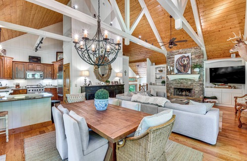 Cullowhee House | Luxe Trillium Home w/Fire Pit, 5 Mi to Cashiers