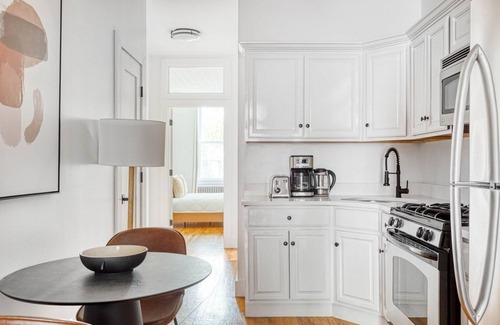 Greenpoint Apartment | Luxe UES 2BR w/ W/D & Elevator, near Bloomingdales, by Blueground