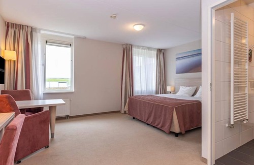 Kamperland Hotel | Luxe Wellness & Beach Retreat - Perfect Getaway Near Banjaardstrand Beach