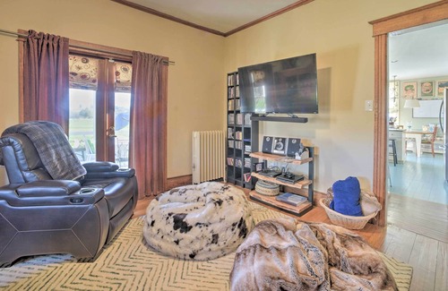 Germantown House | Luxe 'Windmill Farms' w/ Hot Tub & Fire Pit!