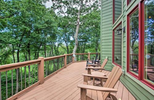 Nellysford House | Luxe Wintergreen Resort Escape with Hot Tub!