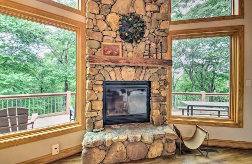 Nellysford House | Luxe Wintergreen Resort Escape with Hot Tub!