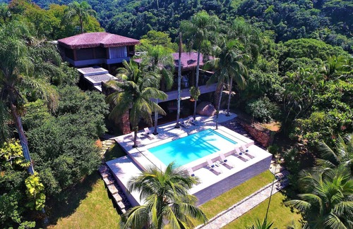 Centro Villa | LuxoBrasil #AR08 Exclusive Japan Island Angra dos Reis Vacation Rental