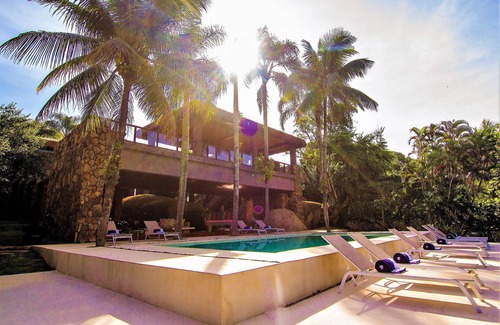 Centro Villa | LuxoBrasil #AR08 Exclusive Japan Island Angra dos Reis Vacation Rental