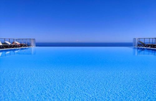 Cap d'Ail Apartment | Luxueux appartement - vue mer - piscine - free parking - Monaco