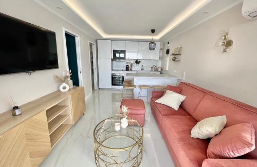 Cap d'Ail Apartment | Luxueux appartement - vue mer - piscine - free parking - Monaco