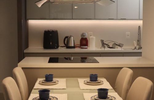 Batel Apartment | Luxuoso apto 2 quartos na Av do Batel- Academia, Piscina aquecida e Churrasqueira