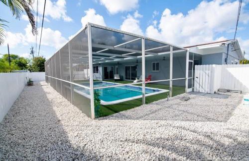 Miami Gardens House | Luxury Retreat Near Hard Rock