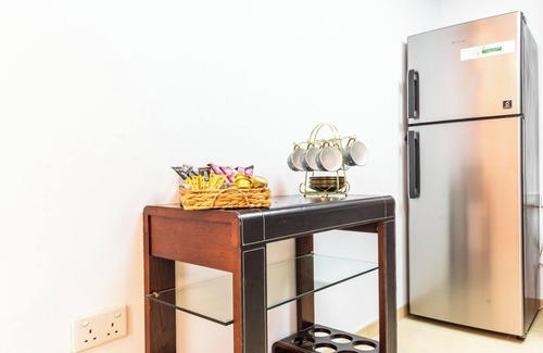Al Sufouh 2 Apartment | Luxurious 1-Bd Gem in JBR: Elegant & Compact Bliss