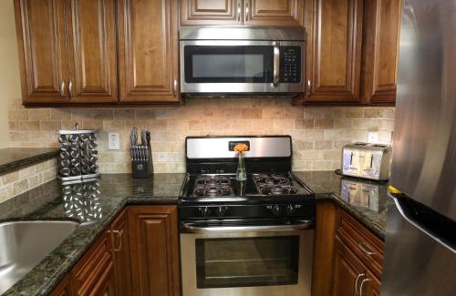 Hermosa Village House | Luxurious 2 Bedroom Condo Shortest Walk To Disney