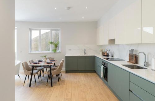 Golders Green Apartment | Luxurious 2BR Sleeps 6 Hotel-Style Comfort The Oak