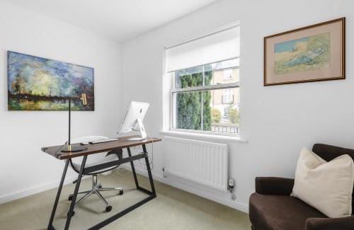 Braintree House | Luxurious 3 Bed House with Free Parking in Braintree, Close to the Train Station & City Centre