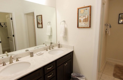 Epworth Acres House | Luxurious, 3 BR townhome on SSI -- GREAT WINTER RATES!