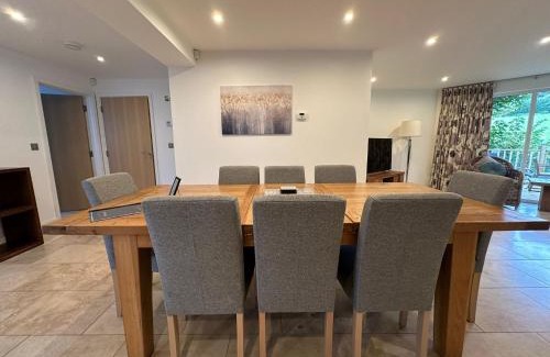 St Austell House | Luxurious 4 Bedroom New England Style Villa - Trewhiddle V17