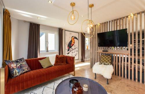 St Austell House | Luxurious 4 Bedroom New England Style Villa - Trewhiddle V5