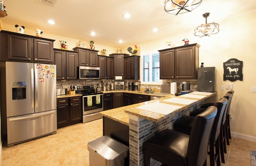 Davenport House | Luxurious 5 bedroom 5 full bathroom Villa, Best Location, Immaculately Clean !