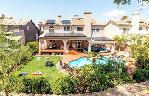 Green Valley North Villa | Luxurious 5-bedroom villa l 8 mins from Las Vegas Strip