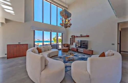 Dahar Villa | Luxurious 5-bedroom villa in gouna with WiFi, AC in phenomenal Red Sea