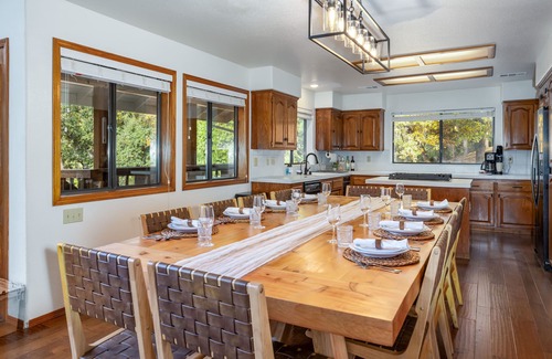 Coarsegold Cabin | Luxurious 5 King Beds w/Fireplace, Views, GameRm, and EV Charger near Yosemite
