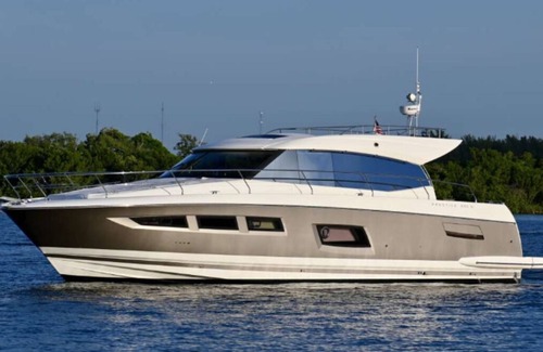 Sarasota Boat Rental | Luxurious 55-Foot Yacht with Captain & First Mate