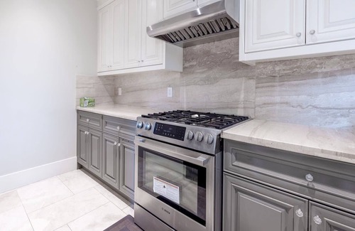 Steveston House | Luxurious 6-bedrooms house in Richmond