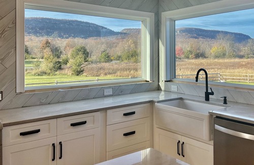 New Paltz House | Luxurious 6bd Mountain Home w/Heated Pool,Hot Tub & Firepit